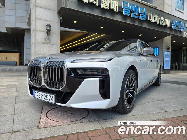 BMW 7-Series 740i sDrive M Sport — пробег 49 000 км — фото 1 из 5
