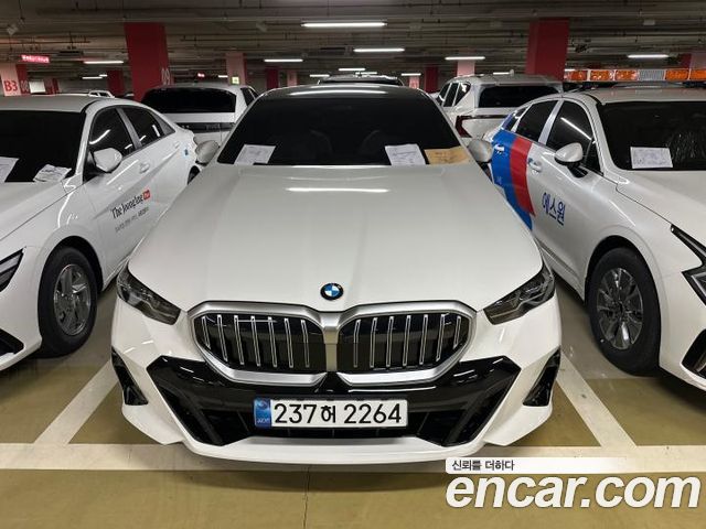 BMW 5-Series 520i M Sport — пробег 10 км — фото 1 из 5