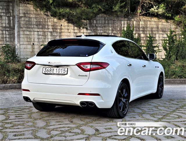 Maserati Levante из Кореи Encar