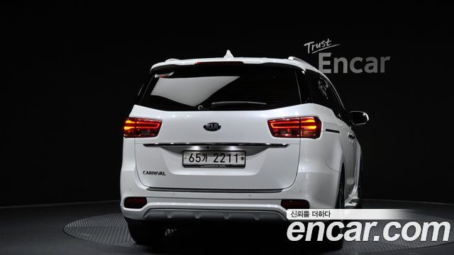 Kia Carnival из Кореи Encar