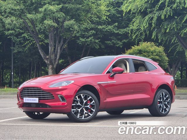 Astonmartin DBX 4.0 V8 — пробег 18 000 км — фото 1 из 5