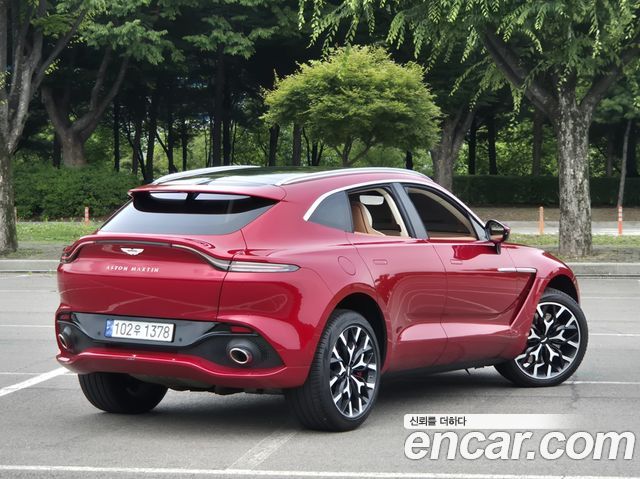 Astonmartin DBX 4.0 V8 — пробег 18 000 км — фото 2 из 5