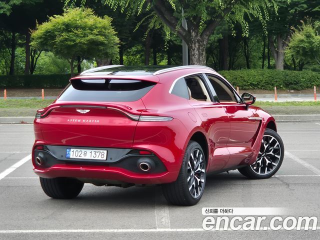 Astonmartin DBX 4.0 V8 — пробег 18 000 км — фото 4 из 5