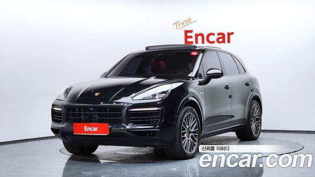 Porsche Cayenne 3.0 E-HYBRID PLATINUM EDITION — пробег 28 872 км — фото 1 из 5