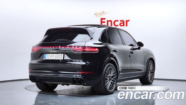 Porsche Cayenne 3.0 E-HYBRID PLATINUM EDITION — пробег 28 872 км — фото 2 из 5
