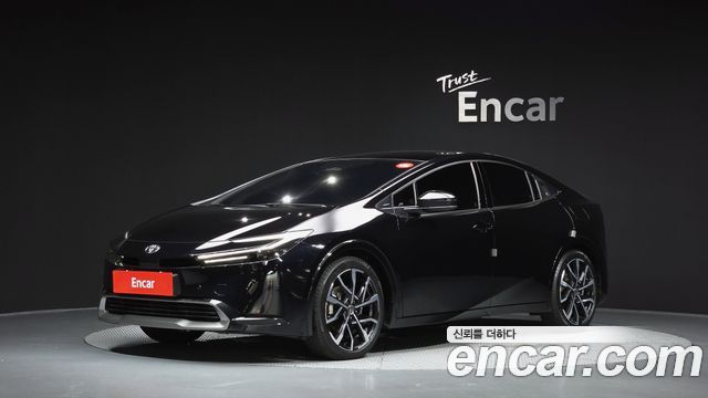 Toyota Prius 2.0 PHEV XSE — пробег 15 019 км — фото 1 из 5
