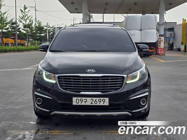Kia Carnival 9-seater Prestige — пробег 92 000 км — фото 2 из 5