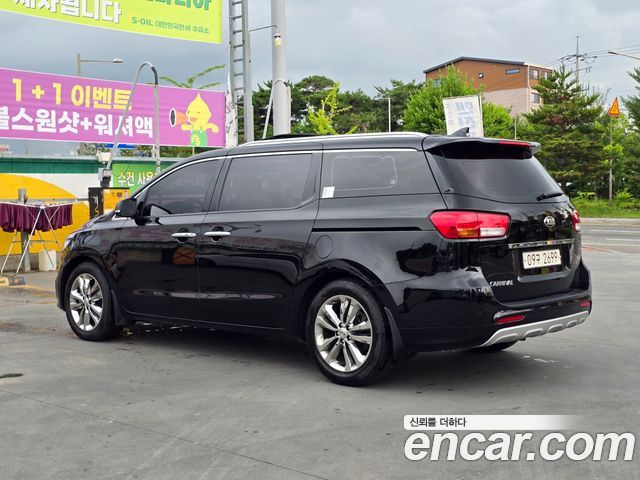 Kia Carnival 9-seater Prestige — пробег 92 000 км — фото 4 из 5