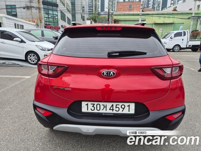 Kia Stonic из Кореи Encar