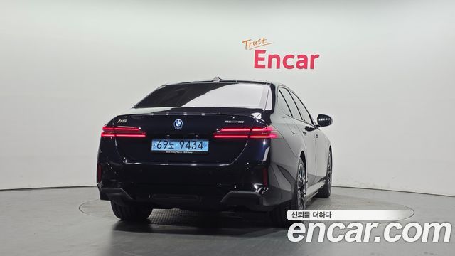 BMW i5 eDrive 40 M Sport — пробег 32 280 км — фото 4 из 5