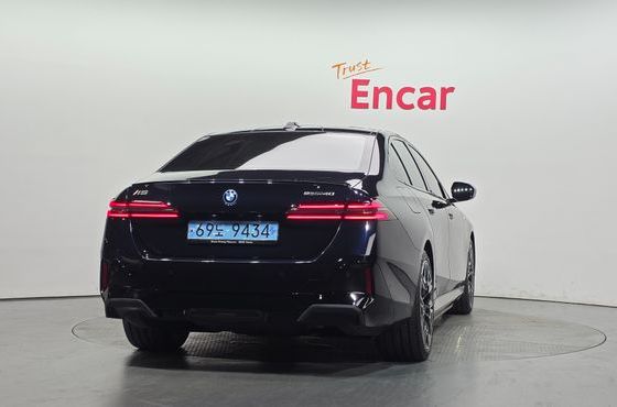 BMW i5 eDrive 40 M Sport — пробег 32 280 км — фото 4 из 5