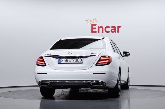 Mercedes-Benz E-Class E300 4MATIC AV Intelligent Drive — пробег 171 902 км — фото 4 из 5