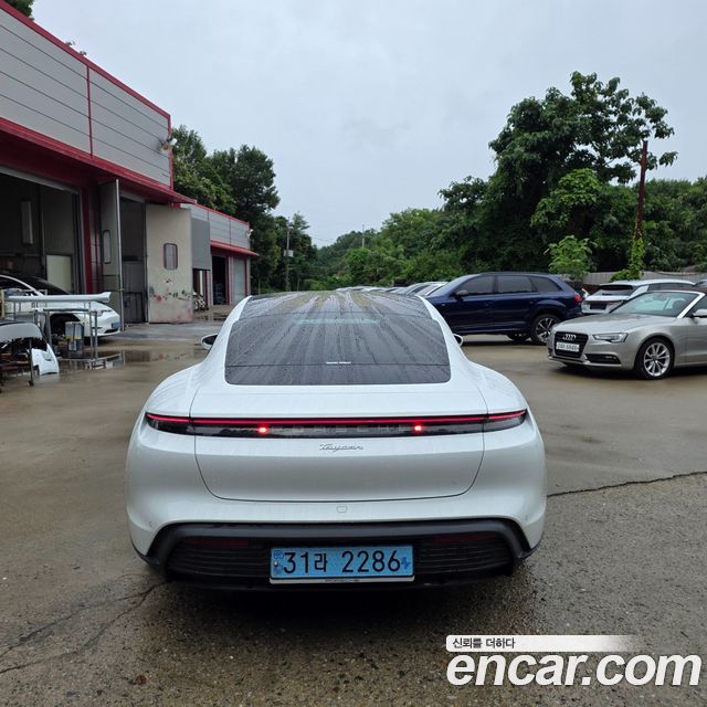 Porsche Taycan из Кореи Encar