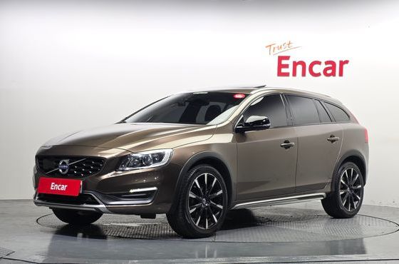 Volvo V60 T5 AWD — пробег 123 905 км — фото 3 из 5