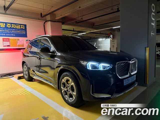 BMW iX1 xDrive 30 xLine — пробег 524 км — фото 2 из 5