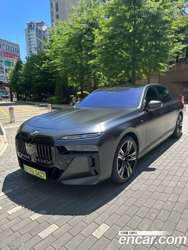 BMW i7 xDrive 60 Freeze Seoul Edition — пробег 6 500 км — фото 1 из 5