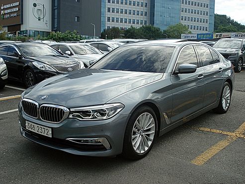 BMW 5-Series 520d Luxury Special Edition — пробег 88 532 км — фото 1 из 5