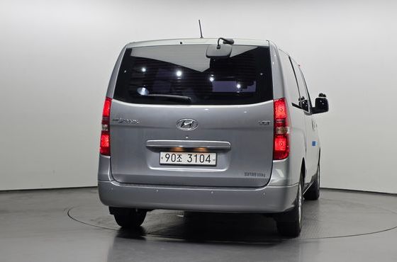 Hyundai Starex Van 3-Seater Smart — пробег 80 672 км — фото 4 из 5