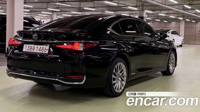 Lexus ES Executive — пробег 56 945 км — фото 4 из 5