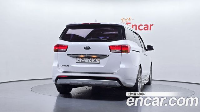 Kia Carnival из Кореи Encar
