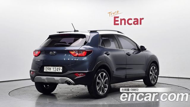 Kia Stonic из Кореи Encar