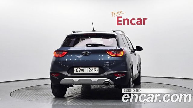 Kia Stonic из Кореи Encar