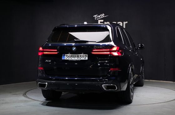BMW X5 xDrive 40i M Sport — пробег 7 681 км — фото 4 из 5