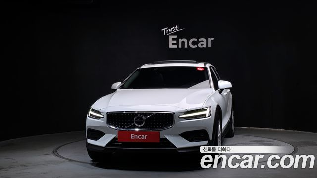 Volvo V60 T5 AWD — пробег 48 646 км — фото 3 из 5