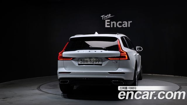 Volvo V60 T5 AWD — пробег 48 646 км — фото 4 из 5
