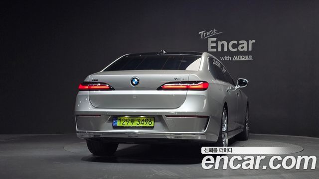BMW 7-Series 740i xDrive Classic Silver Edition — пробег 12 984 км — фото 4 из 5