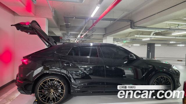 Lamborghini Urus из Кореи Encar