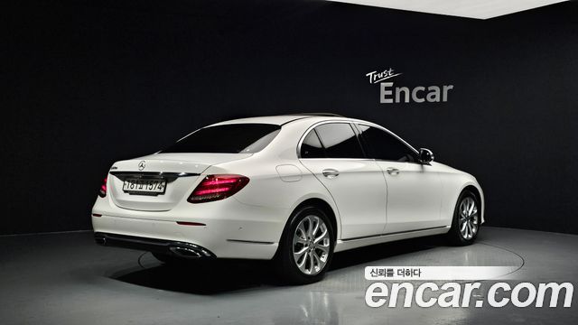 Mercedes-Benz E-Class из Кореи Encar