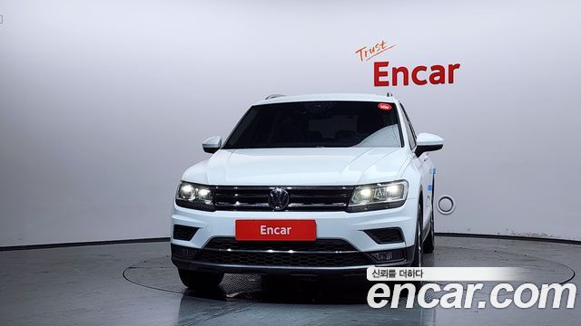 Volkswagen Tiguan 2.0 TDI Premium — пробег 98 759 км — фото 3 из 5