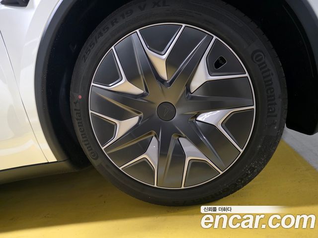 Tesla Model Y L Long Range AWD — пробег 907 км — фото 5 из 5