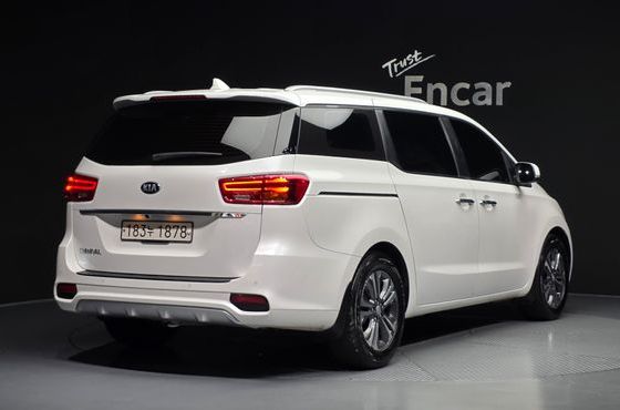 Kia Carnival 9-Seater Luxury — пробег 109 773 км — фото 2 из 5