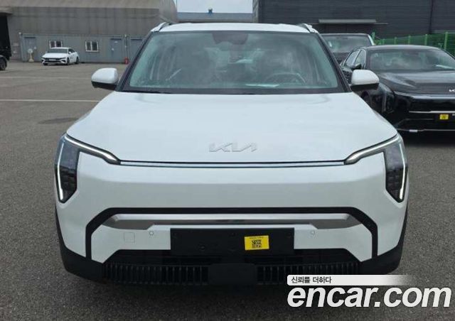 Kia EV3 Long Range 2WD Earth — пробег 1 км — фото 1 из 5