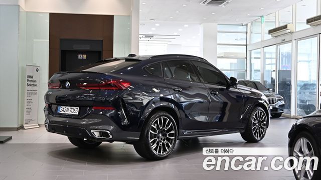 BMW X6 xDrive40i M Sport — пробег 27 037 км — фото 2 из 5