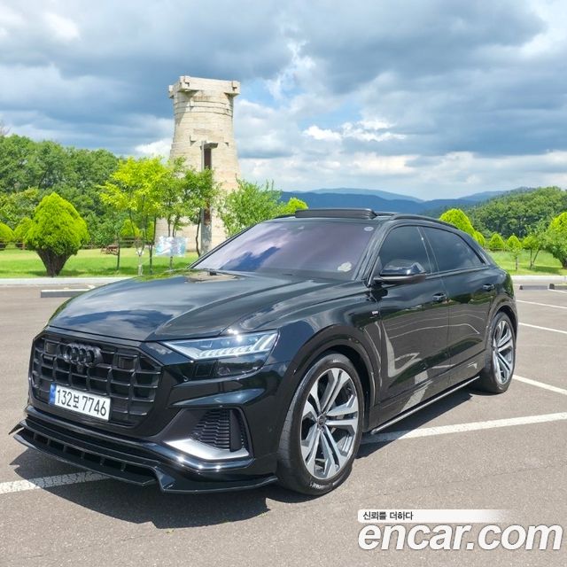 Audi Q8 55 TFSI Quattro Premium — пробег 30 100 км — фото 1 из 5