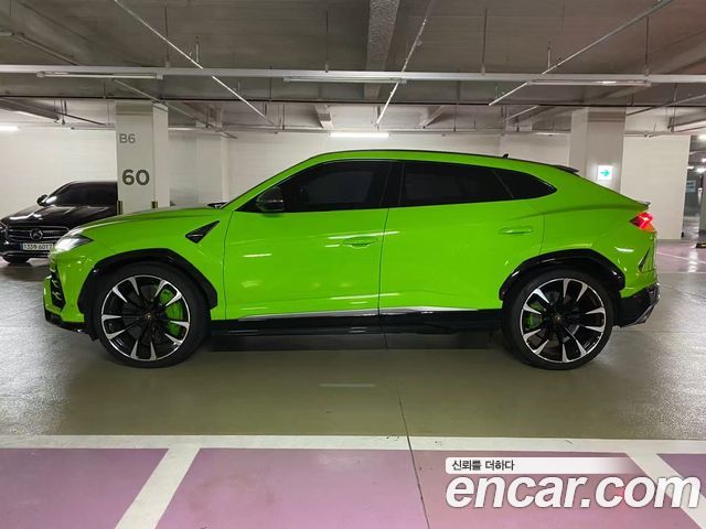 Lamborghini Urus из Кореи Encar