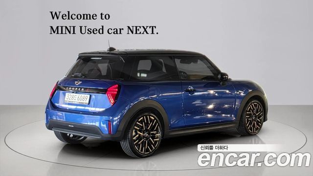 Mini Cooper Favoured — пробег 4 116 км — фото 2 из 5