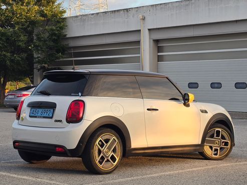 Mini Cooper SE Electric 3rd — пробег 19 000 км — фото 3 из 5