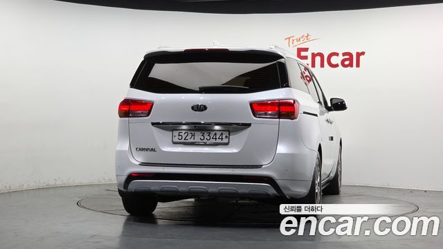 Kia Carnival из Кореи Encar