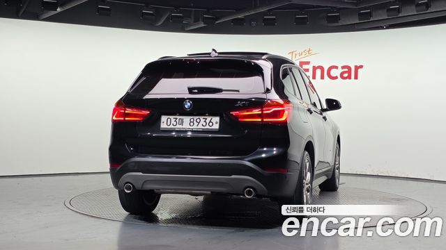 BMW X1 xDrive 20d Joy — пробег 196 798 км — фото 4 из 5