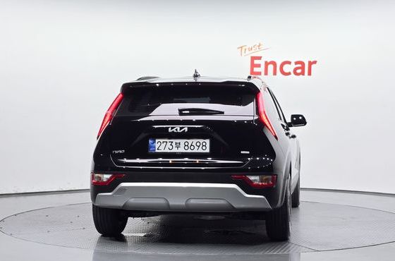 Kia Niro Prestige — пробег 13 989 км — фото 4 из 5