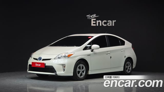 Toyota Prius 1.8 — пробег 125 801 км — фото 1 из 5