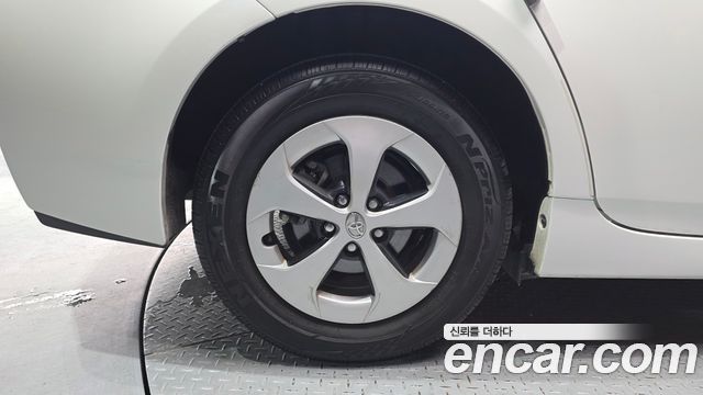 Toyota Prius 1.8 — пробег 125 801 км — фото 5 из 5