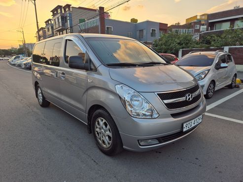 Hyundai Starex 5-Seater VAN CVX Premium — пробег 185 902 км — фото 3 из 5