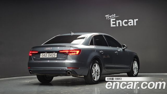 Audi A4 45 TFSI Quattro Premium — пробег 77 352 км — фото 2 из 5