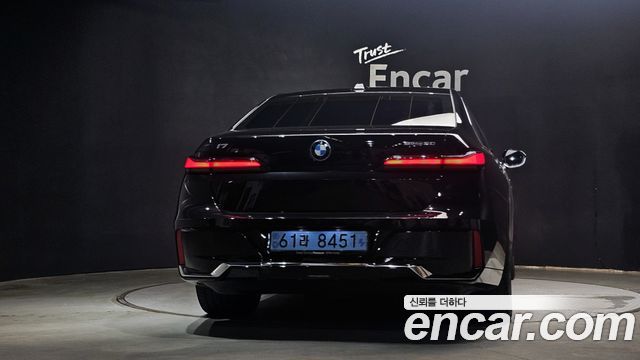 BMW i7 eDrive 50 M Sport — пробег 22 823 км — фото 4 из 5