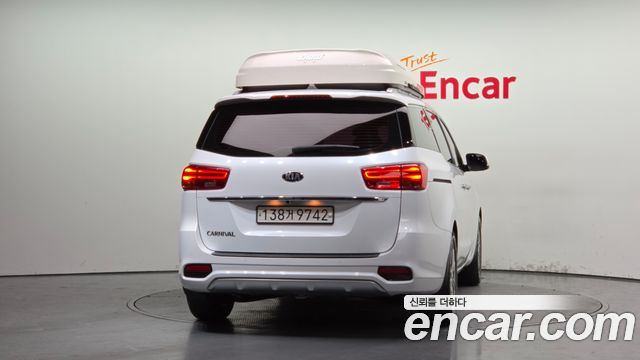 Kia Carnival из Кореи Encar